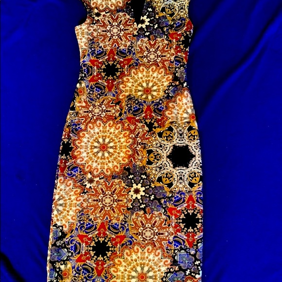 Dress women’s size 8 (2 inches below knee level) - Picture 2 of 5